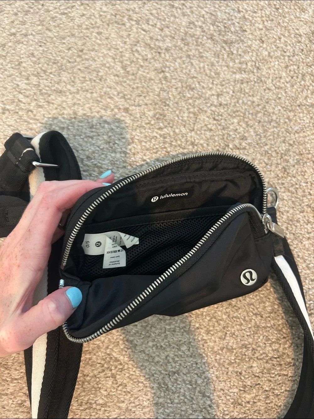 lululemon athletica Black Belt Bag with White-Striped Strap - Picture 4 of 4